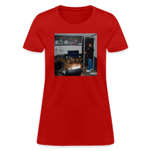 Load image into Gallery viewer, Women&#39;s Tee - red
